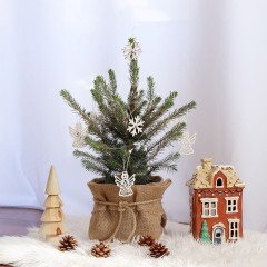 Świąteczny Świerk z Ozdobami (aniołki)